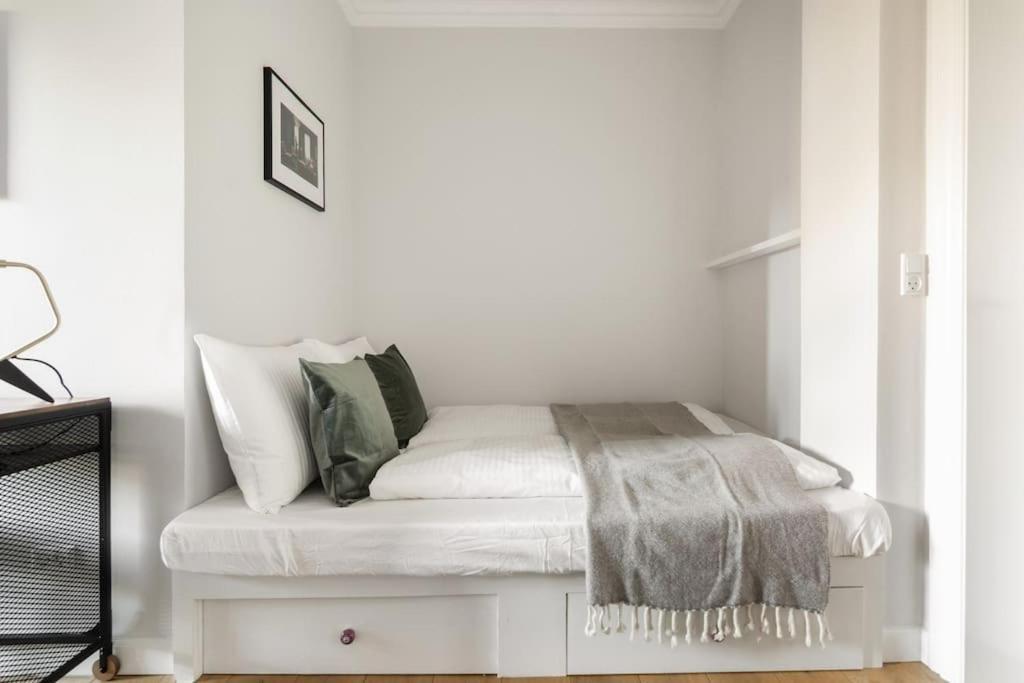 Cozy Apartment In Christianshavn W Two Balconies. Copenhagen Exterior photo
